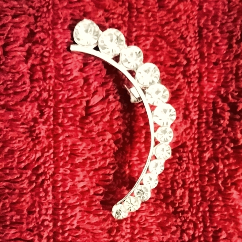 Rihanna rhinestone earring